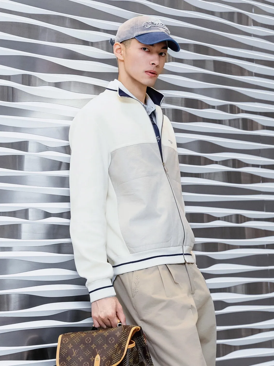 Louis Vuitton/Louis Vuitton off-white embroidered patchwork mixed knitted sports jacket